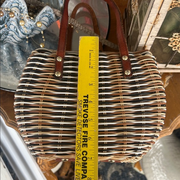 Vintage Brown and Tan Woven Wicker & Leather Handbag - Picture 9 of 12